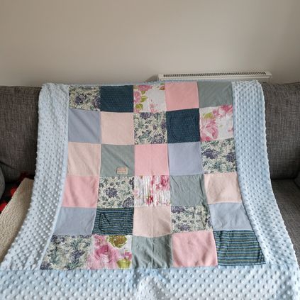 Customer image of Memory Blanket / Quilt with Popcorn Bobble Edging