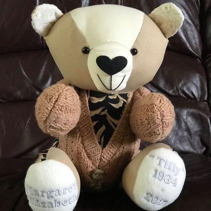 Customer image of Cardigan / Jumper Memory Bear