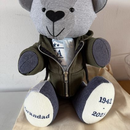 Customer image of Cardigan / Jumper Memory Bear