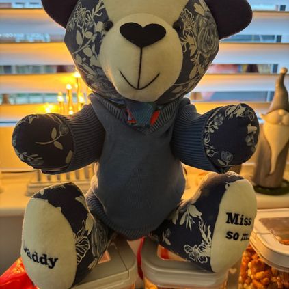 Customer image of Cardigan / Jumper Memory Bear