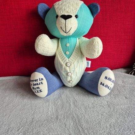 Customer image of Cardigan / Jumper Memory Bear